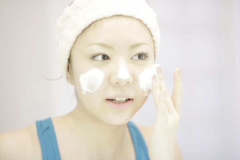 dell acne, crema solare, tuoi trattamenti, eliminare acne, pelle chiara, protezione solare