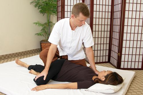 massaggio thailandese, posa massaggio, posa massaggio thailandese, massaggio thailandese estende, thailandese estende, della schiena
