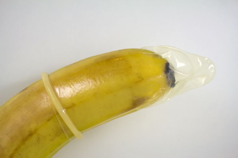 bolla aria, data scadenza, pacchetto preservativi, preservativo prima, sulla punta, usare preservativo