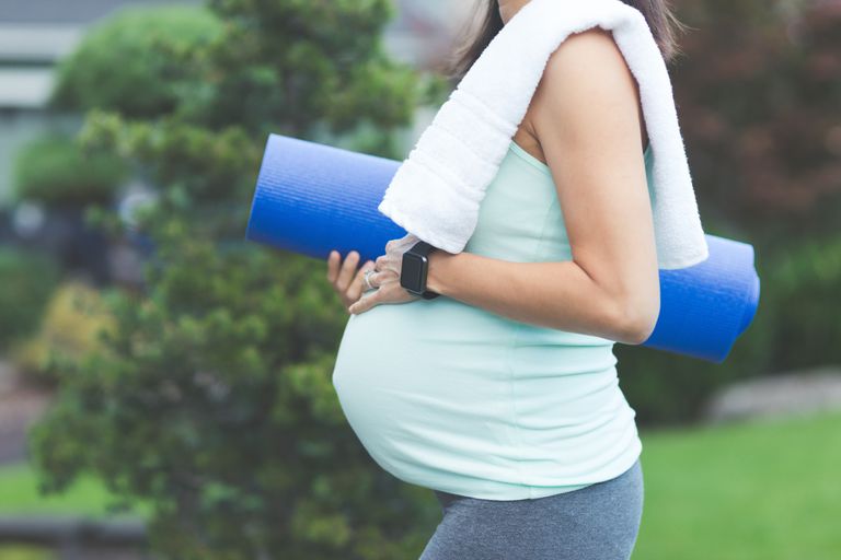 terzo trimestre, yoga prenatale, alla fine, alla fine della, ascoltare corpo, della gravidanza